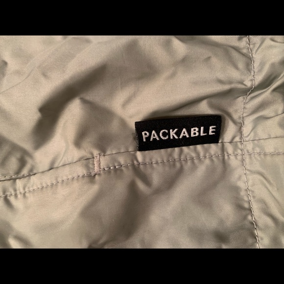 Men’s large Columbia packable jacket - Picture 4 of 4